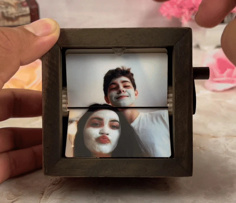 Mosun™ NostalgiaCube – Personalized Photo Showcase